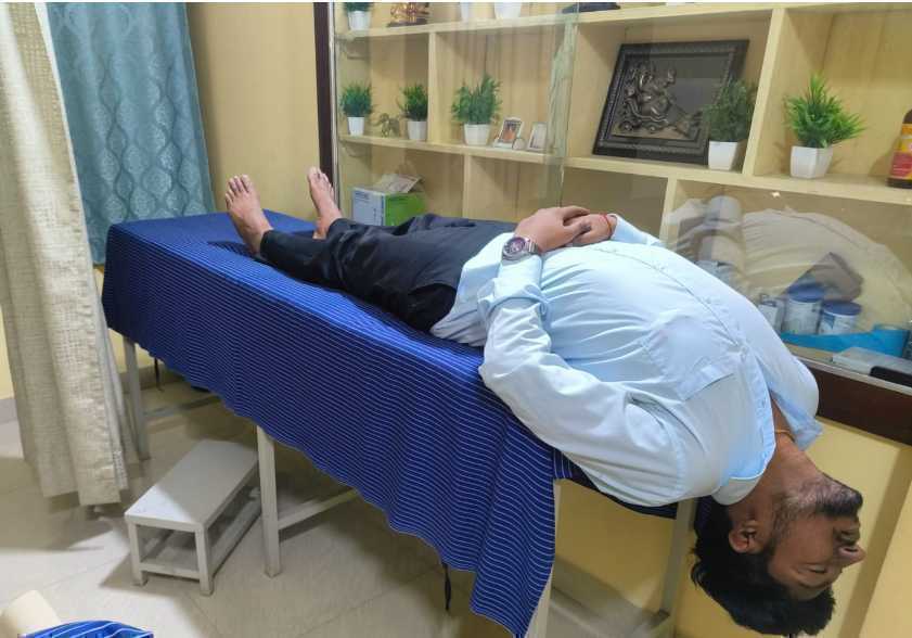 Spinal Traction Treatment Table